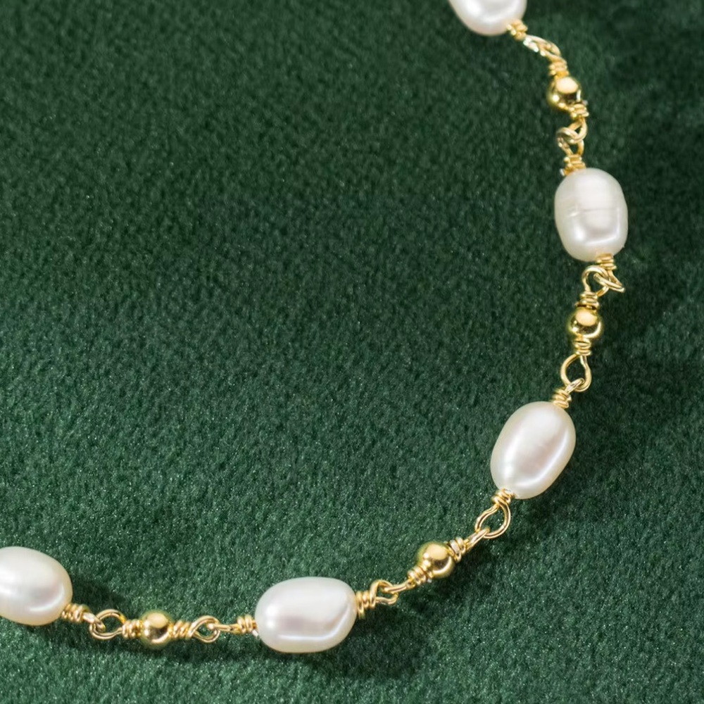 Elegant Freshwater Pearl Gold Chain Bracelet - Picture 4 of 8